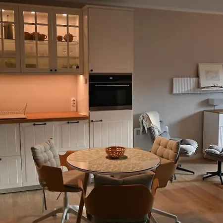 Lakeside Bliss - Cozy Retreat Just 500m From The Baltic Sea Apartment *