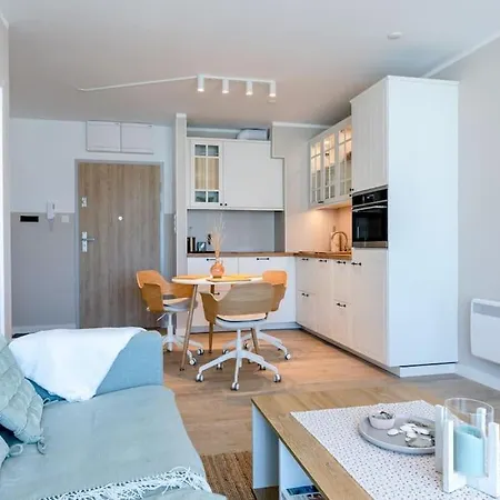 Lakeside Bliss - Cozy Retreat Just 500m From The Baltic Sea Apartment