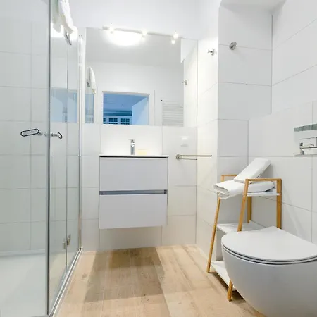 Lakeside Bliss - Cozy Retreat Just 500m From The Baltic Sea * Dziwnów