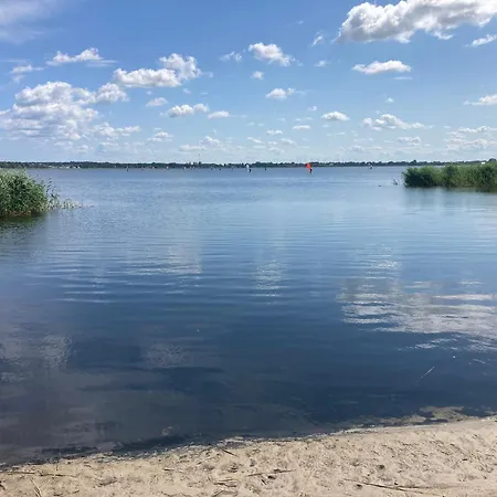 아파트 Lakeside Bliss - Cozy Retreat Just 500m From The Baltic Sea