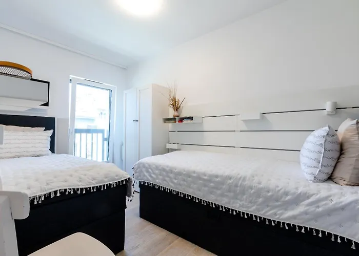 شقة Lakeside Bliss - Cozy Retreat Just 500m From The Baltic Sea