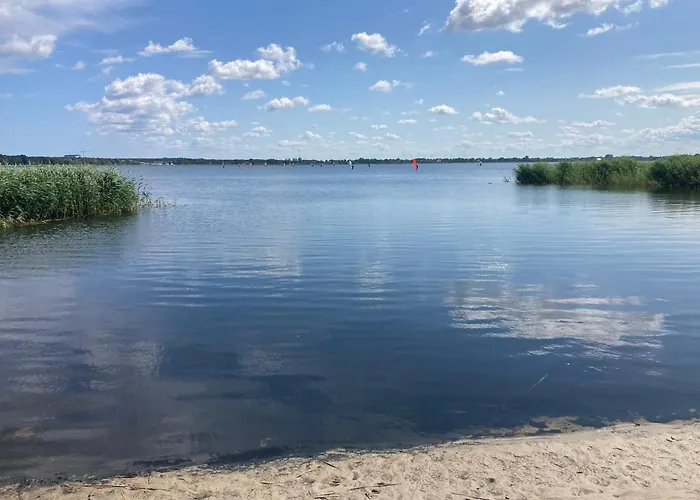 شقة Lakeside Bliss - Cozy Retreat Just 500m From The Baltic Sea