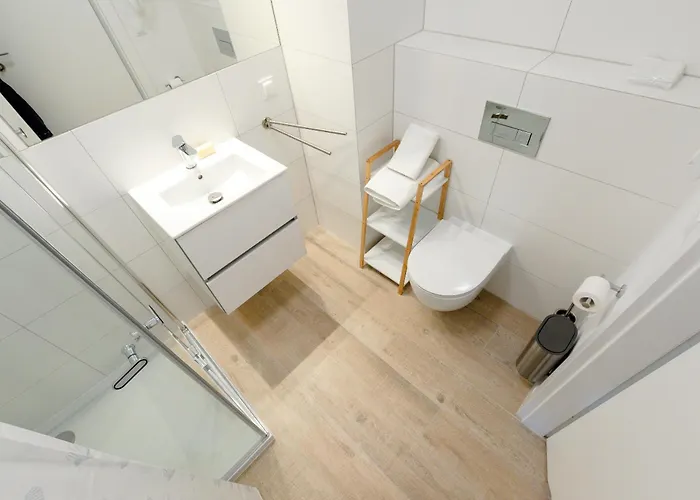 شقة Lakeside Bliss - Cozy Retreat Just 500m From The Baltic Sea *