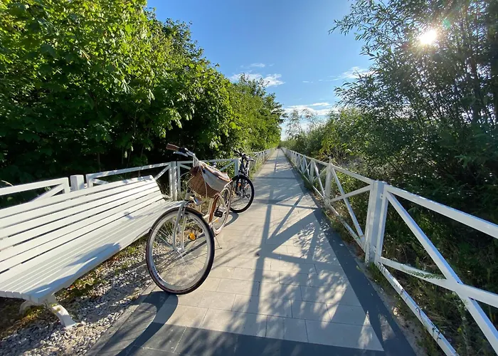 Lakeside Bliss - Cozy Retreat Just 500m From The Baltic Sea شقة