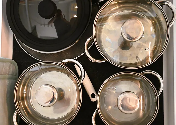 Lakeside Bliss - Cozy Retreat Just 500m From The Baltic Sea *